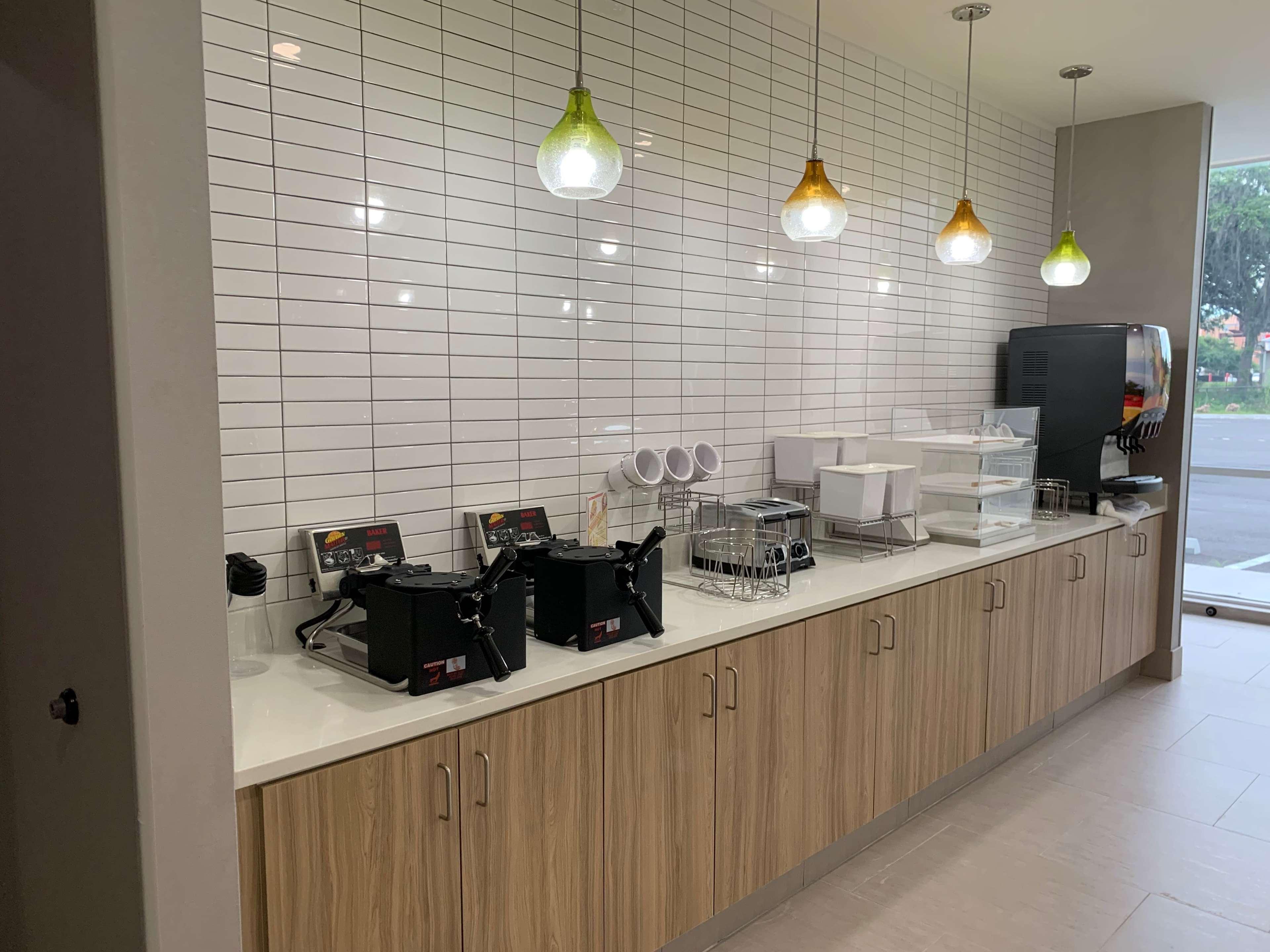 La Quinta Inn & Suites By Wyndham Lake City Ngoại thất bức ảnh